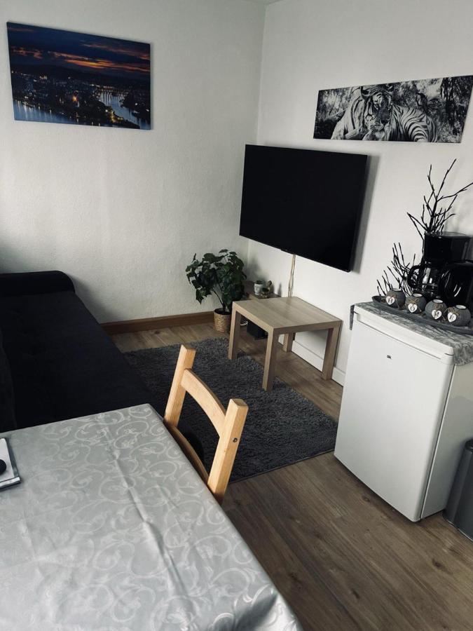Lovely 1-Bed Apartment In Koblenz Coblence Extérieur photo